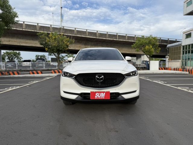 2021年CX-5 2.0 旗艦型 白色 僅跑7萬 原鈑件 原廠保養 頂級 BOSE 音響 新價格 保證全網最便宜  第2張相片