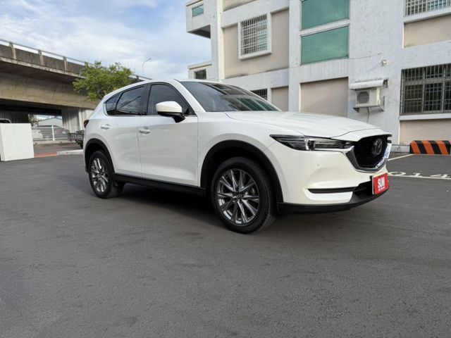 2021年CX-5 2.0 旗艦型 白色 僅跑7萬 原鈑件 原廠保養 頂級 BOSE 音響 新價格 保證全網最便宜  第3張相片