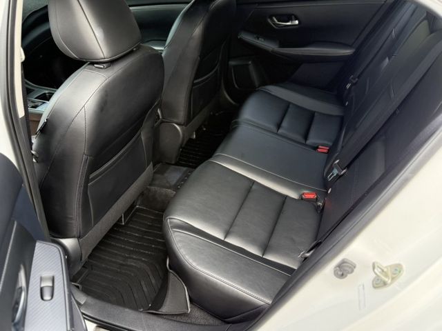 2022年 Sentra 1.6 白色 最頂級 黑爵士 全台限量400台 JBL音響  原鈑件 原廠保養 僅2萬  第12張相片