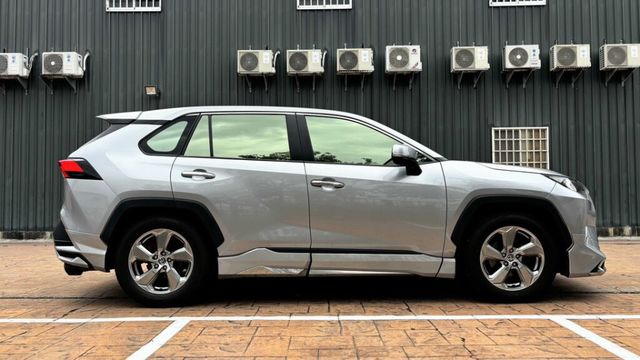2021 Toyota RAV4 2.0旗艦 認證車 僅跑5萬 加裝空力套件  第5張相片