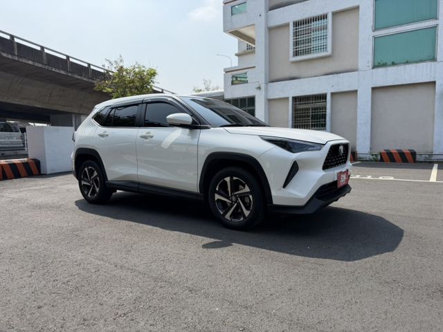 2024 Toyota Yaris Cross 1.5酷動版 白色 認證車 原廠保養 新車保固中  新價格 保證便宜  第3張相片