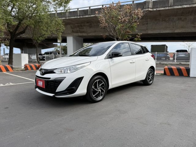 2023 Toyota Yaris 1.5L 白色 原鈑件 末代精裝車 配備 7安  新價格 保證不用在比價 就能很便宜  第1張相片