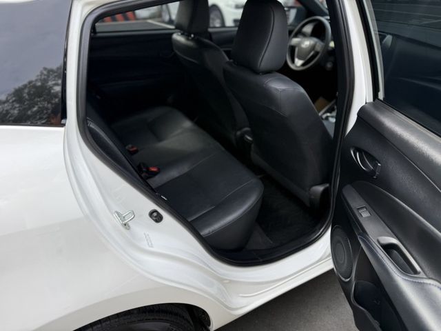 2023 Toyota Yaris 1.5L 白色 原鈑件 末代精裝車 配備 7安  新價格 保證不用在比價 就能很便宜  第12張相片