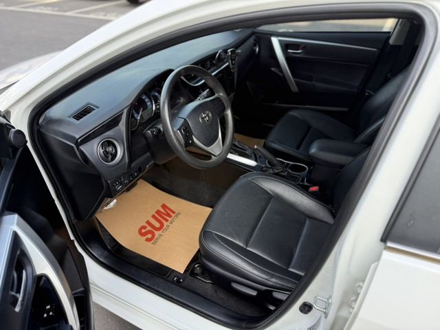 2017年 Altis 1.8 白色 原鈑件 免鑰使啟動 新價格 保證最便宜 不用在比價  第9張相片