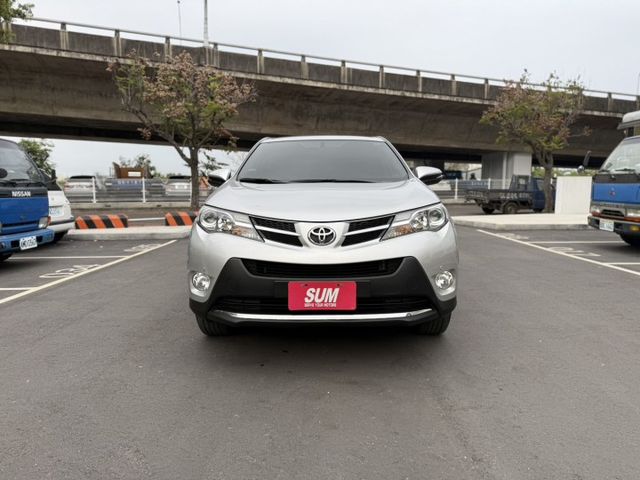 2014 Toyota RAV4 2.0L 銀色 頂級 原鈑件 原廠保養 僅跑13萬 新價格 保證便宜  第2張相片