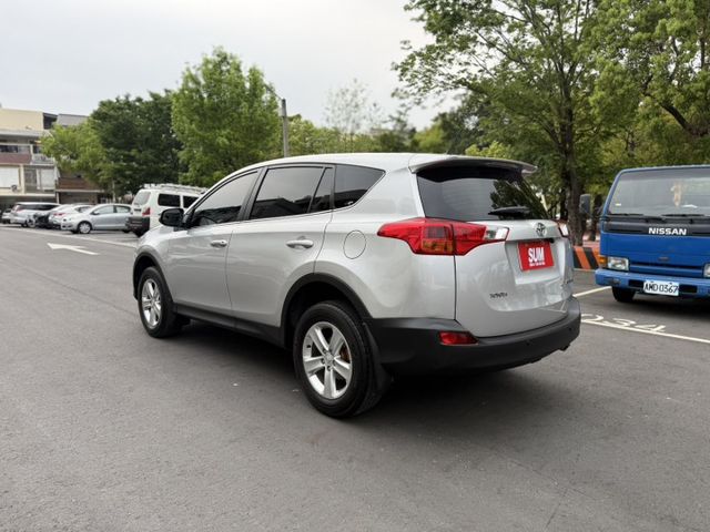 2014 Toyota RAV4 2.0L 銀色 頂級 原鈑件 原廠保養 僅跑13萬 新價格 保證便宜  第4張相片