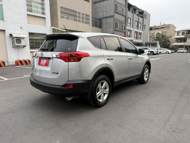 2014 Toyota RAV4 2.0L 銀色 頂級 原鈑件 原廠保養 僅跑13萬 新價格 保證便宜  第6張相片