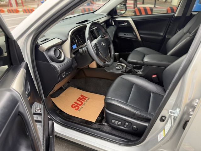 2014 Toyota RAV4 2.0L 銀色 頂級 原鈑件 原廠保養 僅跑13萬 新價格 保證便宜  第9張相片