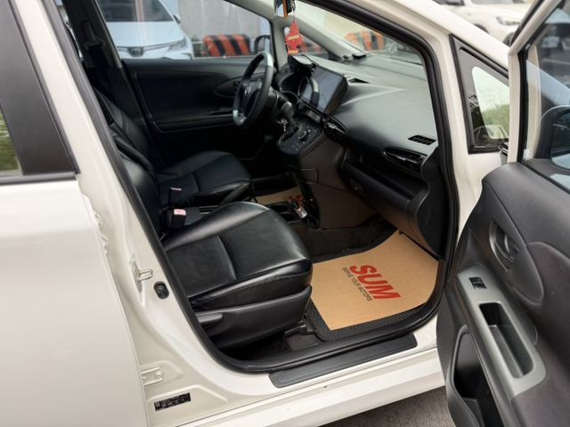 2011 Toyota Wish 白色 認證車 絕版七人座 僅跑14萬 新價格 保證便宜  第11張相片
