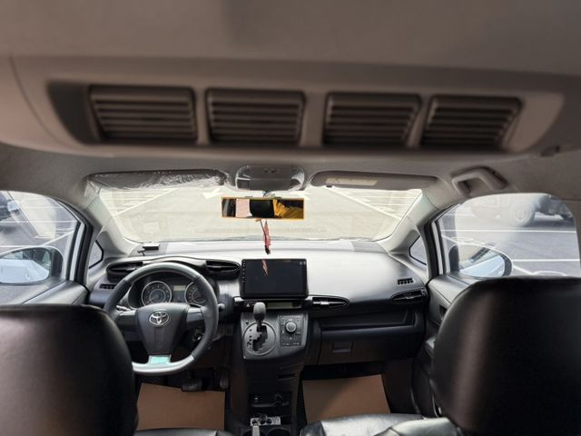 2011 Toyota Wish 白色 認證車 絕版七人座 僅跑14萬 新價格 保證便宜  第14張相片