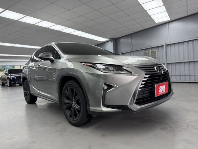 2017 Lexus RX 200t頂級版 鈦灰色 原鈑件 原廠保養 僅跑5萬 新價格 保證全網最便宜  第3張相片