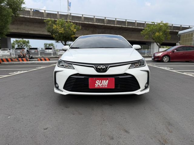 2020年Altis 白色 原鈑件 僅跑9萬 新價格 保證 不用在比價 就能很便宜  第2張相片