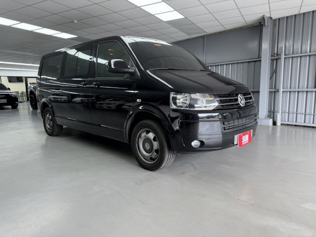 2015年 T5 2.0 TDI  加長 頂級 9人座  黑色 原鈑件 僅跑15萬 超低里程 保證全網 最便宜!!!  第3張相片