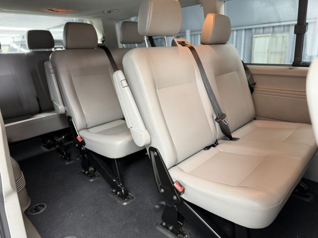 2015年 T5 2.0 TDI  加長 頂級 9人座  黑色 原鈑件 僅跑15萬 超低里程 保證全網 最便宜!!!  第10張相片