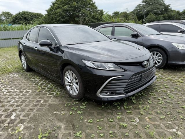 2021 Toyota Camry 2.0尊爵 最頂級 黑色 原鈑件 原廠保養 僅跑8萬 新價格 全網最便宜  第2張相片