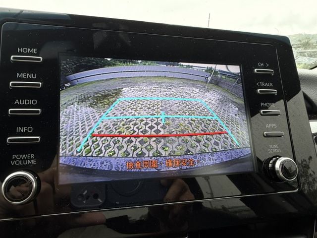 2021 Toyota Camry 2.0尊爵 最頂級 黑色 原鈑件 原廠保養 僅跑8萬 新價格 全網最便宜  第7張相片
