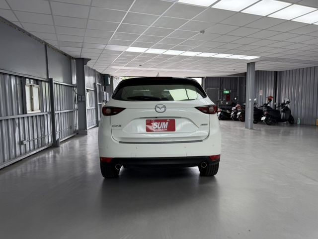 2018 CX-5 白色 旗艦型 BOES音響 原鈑件 原廠保養 僅跑11萬 新價格 讓你不用在比價 就能很便宜  第6張相片