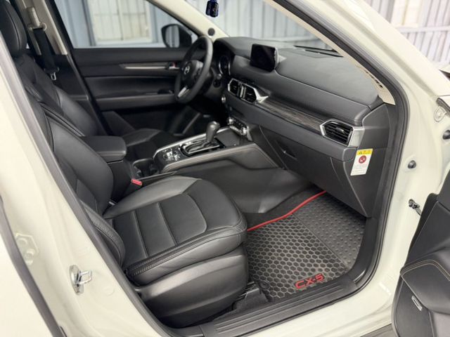 2018 CX-5 白色 旗艦型 BOES音響 原鈑件 原廠保養 僅跑11萬 新價格 讓你不用在比價 就能很便宜  第12張相片