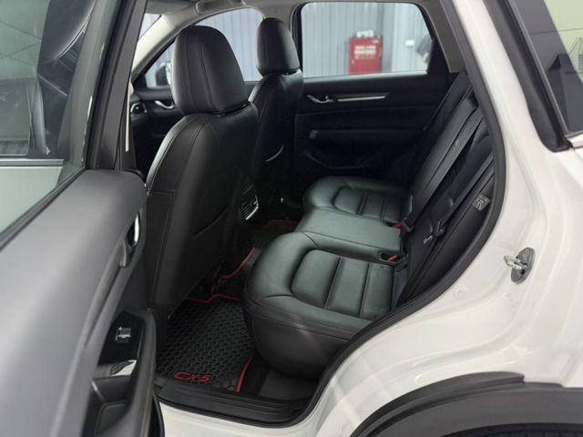 2018 CX-5 白色 旗艦型 BOES音響 原鈑件 原廠保養 僅跑11萬 新價格 讓你不用在比價 就能很便宜  第14張相片