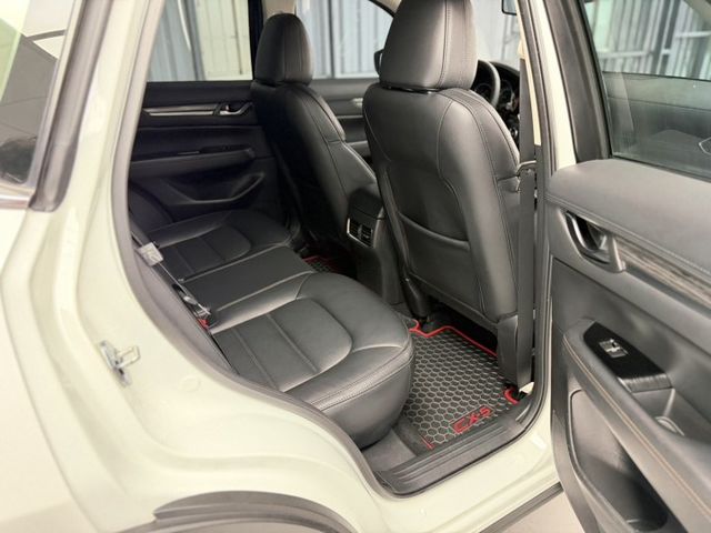 2018 CX-5 白色 旗艦型 BOES音響 原鈑件 原廠保養 僅跑11萬 新價格 讓你不用在比價 就能很便宜  第15張相片