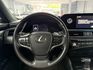 2022 Lexus ES 300h豪華版 鈦色 原鈑件 原廠保養 僅跑9萬 電池 8年16萬 原廠保固中 新價格  第8張縮圖