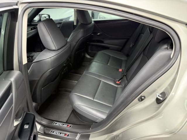 2022 Lexus ES 300h豪華版 鈦色 原鈑件 原廠保養 僅跑9萬 電池 8年16萬 原廠保固中 新價格  第12張相片