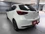 2024 Mazda 2 Sport 白色 原鈑件 原廠保養 原廠保固中 僅跑3萬 新價格 不用在比價 就能很便宜  第6張縮圖