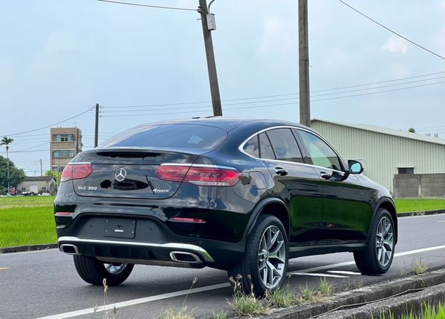 市場熱門斜背休旅車.配備很好.里程極少.選配稀有駝色內裝只有一台!!  第16張相片