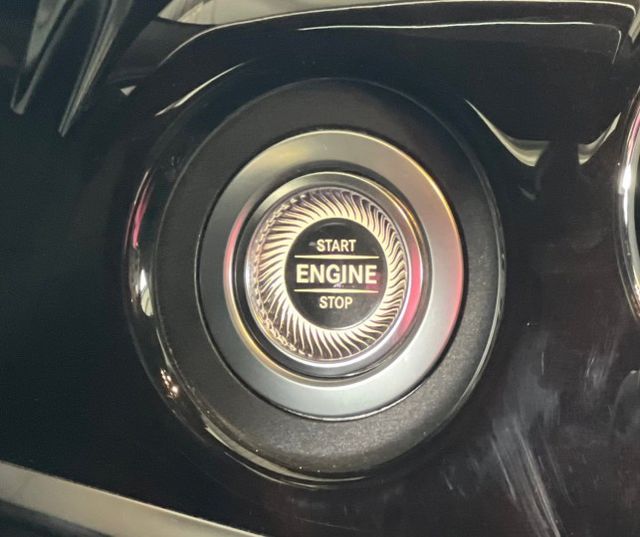 市場稀有S560麥巴赫~現車不用等.歡迎體驗會移動的豪宅!!  第8張相片