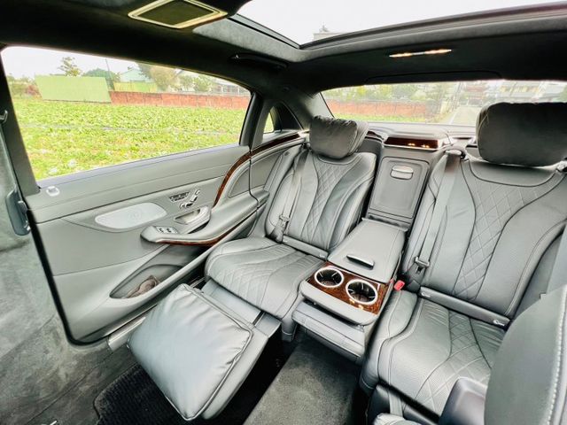 市場稀有S560麥巴赫~現車不用等.歡迎體驗會移動的豪宅!!  第19張相片