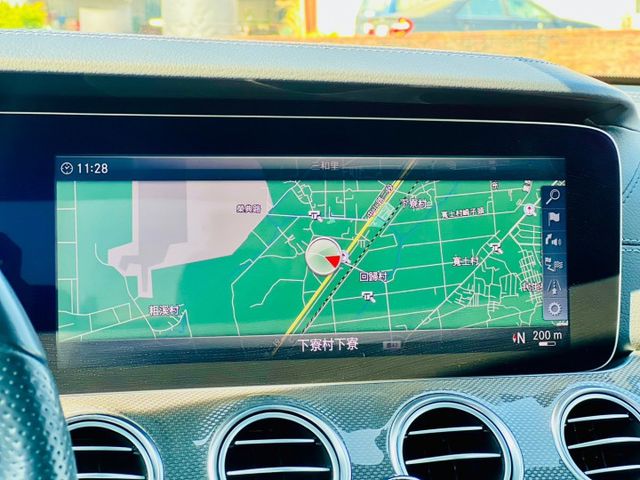 日規配備滿滿E43，有P20跟車系統!  第11張相片