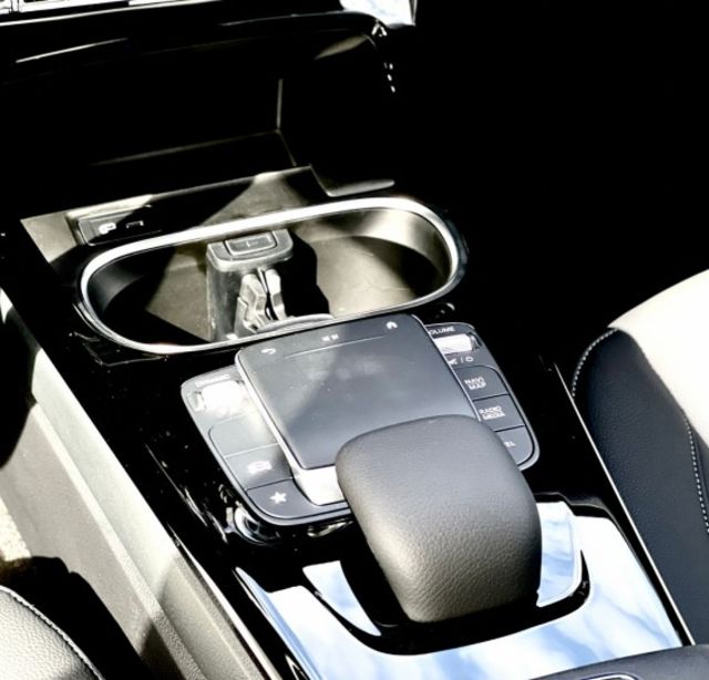 全新車｜總代理等到天荒地老 ，最美入門轎跑  第9張相片