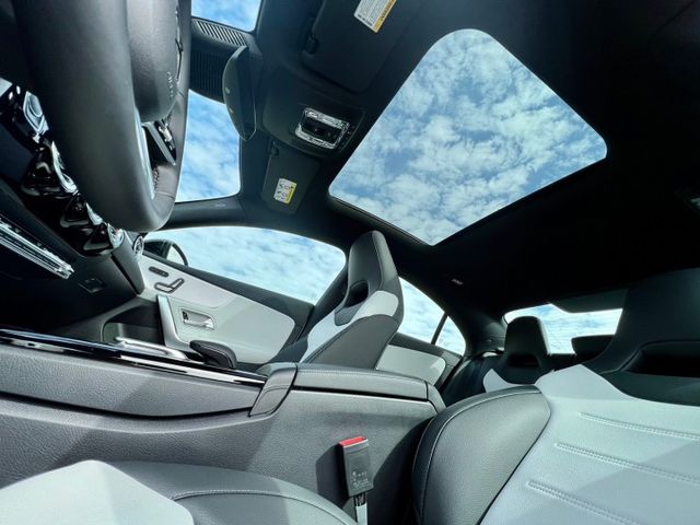 全新車｜總代理等到天荒地老 ，最美入門轎跑  第10張相片