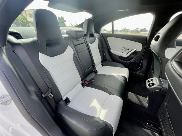 全新車｜總代理等到天荒地老 ，最美入門轎跑  第15張相片