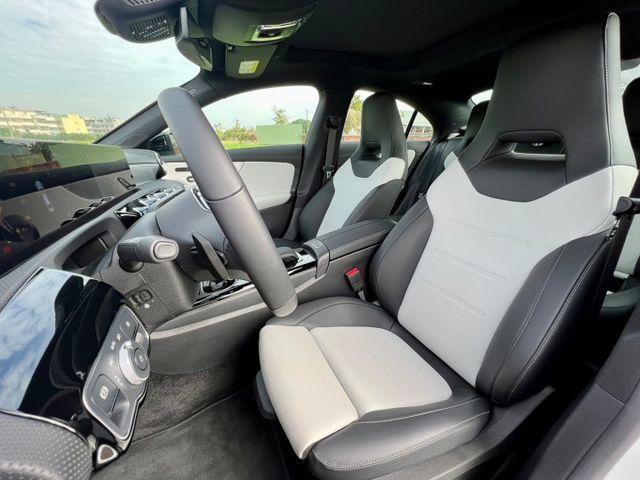 全新車｜總代理等到天荒地老 ，最美入門轎跑  第18張相片