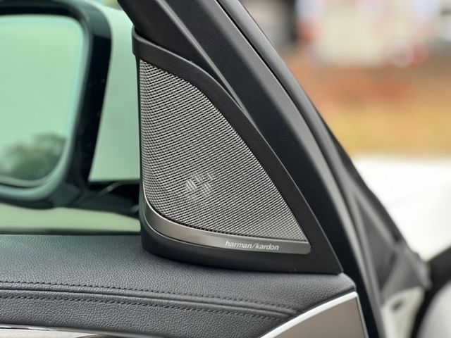 M版免鑰匙，未領牌｜M-Sport套件、KEYGO(免鑰匙)、LED雷射頭燈、H/K高級音響、前後雷達、自動停車  第8張相片