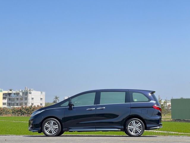 日系進口車APEX｜舒適大七人座、雙邊電動門  第2張相片