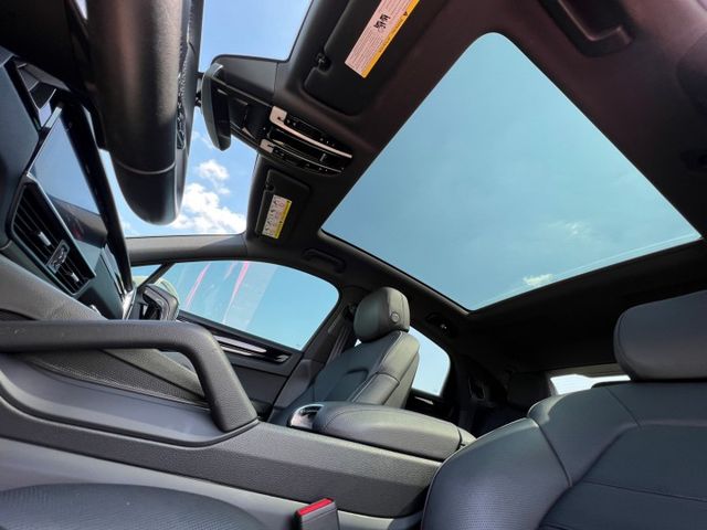 全網極度稀有，S版Coupe 保時捷的天花板，回頭率爆表，低里程未領牌可新車利率  第9張相片