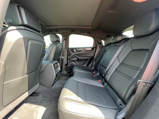 全網極度稀有，S版Coupe 保時捷的天花板，回頭率爆表，低里程未領牌可新車利率  第19張相片