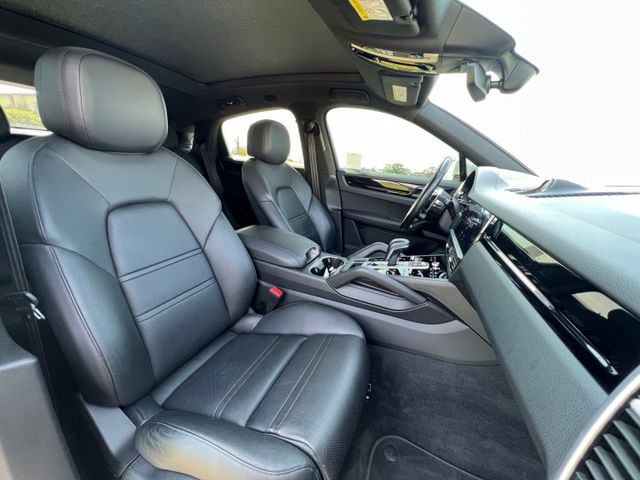 全網極度稀有，S版Coupe 保時捷的天花板，回頭率爆表，低里程未領牌可新車利率  第20張相片