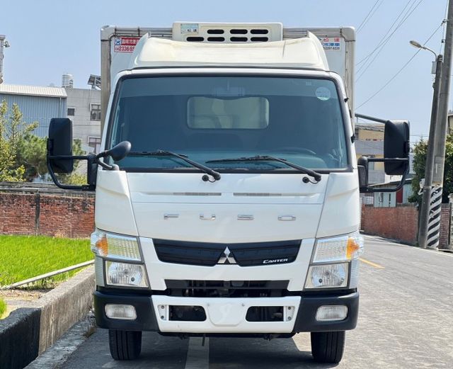 新台幣的好夥伴｜柴油車、冷藏櫃 -5°C、自排貨車 自排駕照即可駕駛，可配合需求量身訂做更換全新車斗  第4張相片