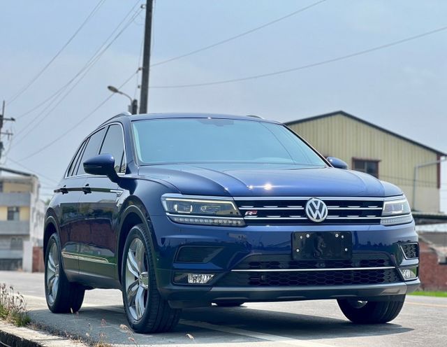 顧家的好男人多又多，這顏色絕了｜自動跟車、360環景、自動停車配備樣樣都沒少  第3張相片