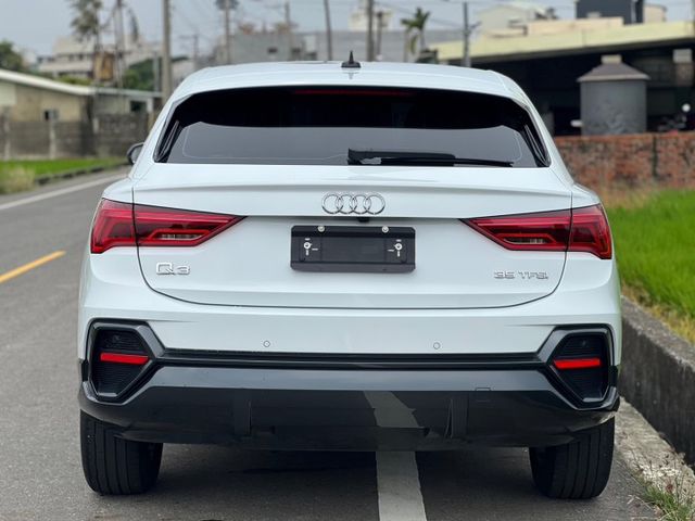 這台不買虧大了｜新款Q3斜背流線美型跑旅、北歐小牛皮座椅、1.5cc超省稅金  第13張相片
