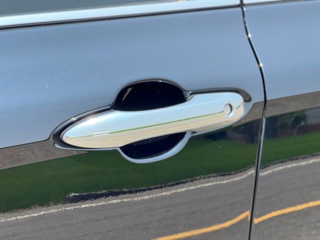 一代神車｜最受歡迎的家用、代步車、免鑰匙、ACC跟車、盲點、前後雷達、倒車顯影  第8張相片