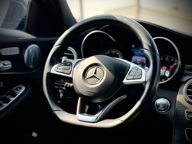 年輕人首選｜AMG、摸門、免鑰匙啟動、LED雙魚眼頭燈、倒車顯影、盲點偵測、柏林之音、黑梣木飾板、黑頂棚、全景天窗  第7張相片