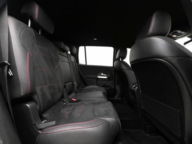 奶爸奶媽帶上阿公阿嬤 完美家庭用車｜AMG、摸門、免鑰匙、倒車顯影、雙液晶大螢幕、盲點、腳踢、四傳、64色氣氛燈  第9張相片