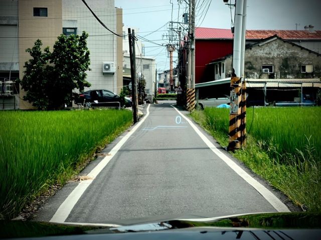 拯救荷包的油電馬車｜尊爵版｜ACC跟車、車道偏移、前後雷達、倒車顯影、觸控大螢幕、抬頭顯示器、免鑰匙、摸門、盲點  第13張相片