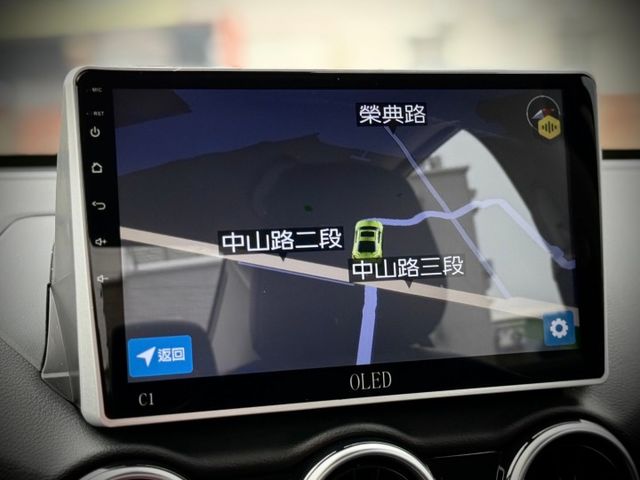 比女友好養系列車簡單好入手好開又省油｜摸門解鎖、免鑰匙啟動、後雷達、安卓機、17吋雙色鋁圈  第14張相片