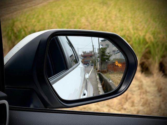 國民神車｜買就送有測速功能行車紀錄器｜摸門解鎖、免鑰匙啟動、魚眼頭燈、ACC跟車、車道偏移警示、前後雷達、倒車顯影  第12張相片