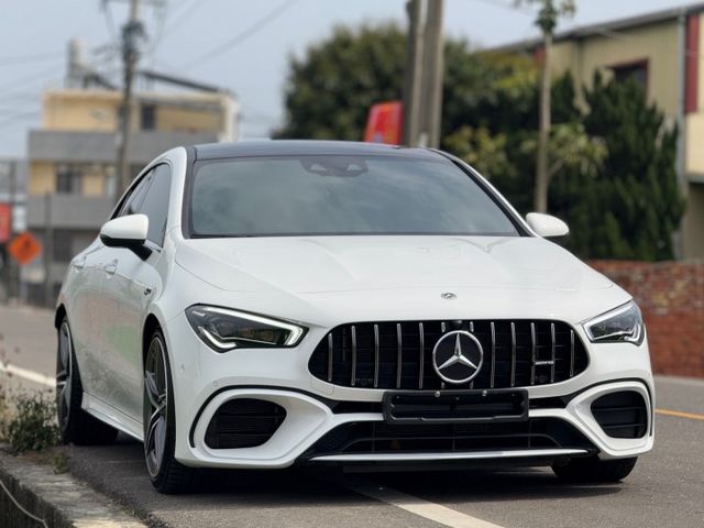 全球最強 2.0L渦輪增壓引擎 0-100km/h 僅需 4.0 秒｜ 限量韓規現車｜AMG紅卡鉗、U88方向盤旋鈕  第4張相片
